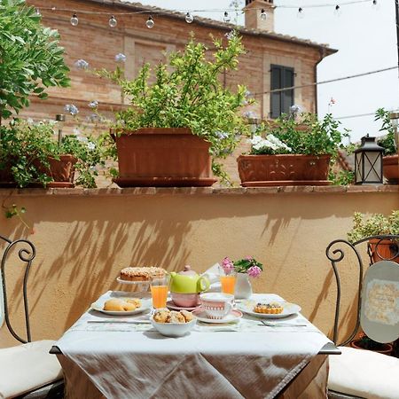 B&B La Finestra Sul Campanile Montecosaro  Buitenkant foto