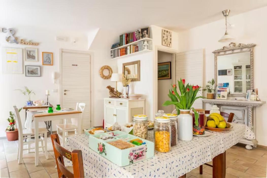 B&B La Finestra Sul Campanile Montecosaro  Buitenkant foto